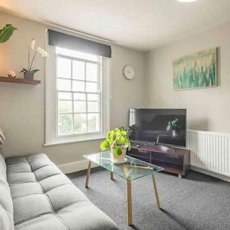 Cambridge 3 Bedroom Flat With Private Parking Екстериор снимка