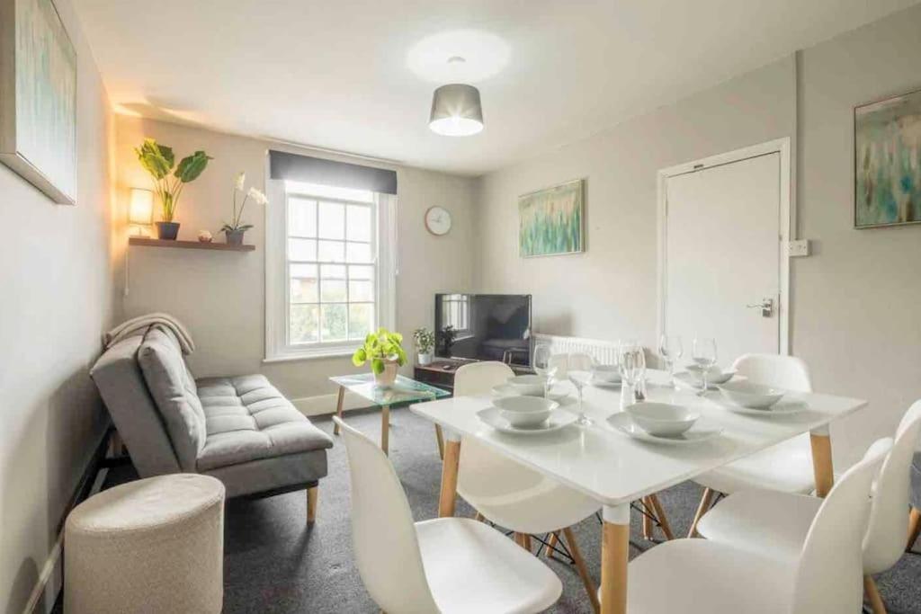 Cambridge 3 Bedroom Flat With Private Parking Екстериор снимка