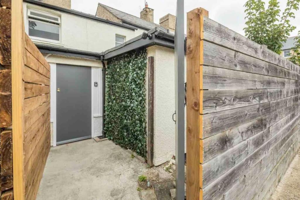 Cambridge 3 Bedroom Flat With Private Parking Екстериор снимка